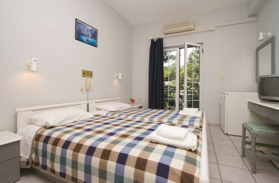 Athina 3*